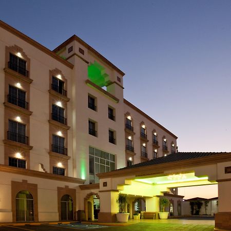 Holiday Inn Leon By Ihg Екстериор снимка
