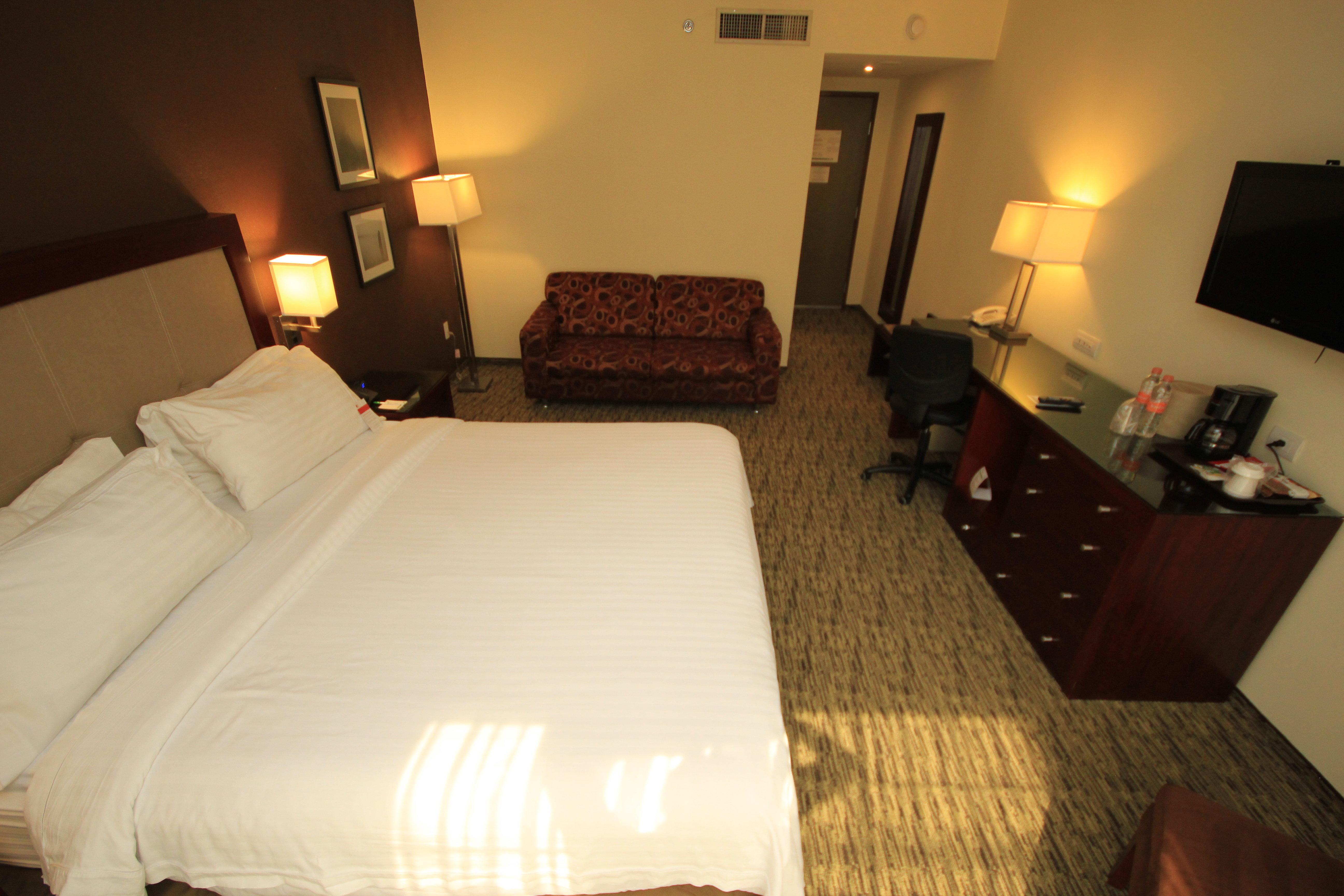 Holiday Inn Leon By Ihg Екстериор снимка