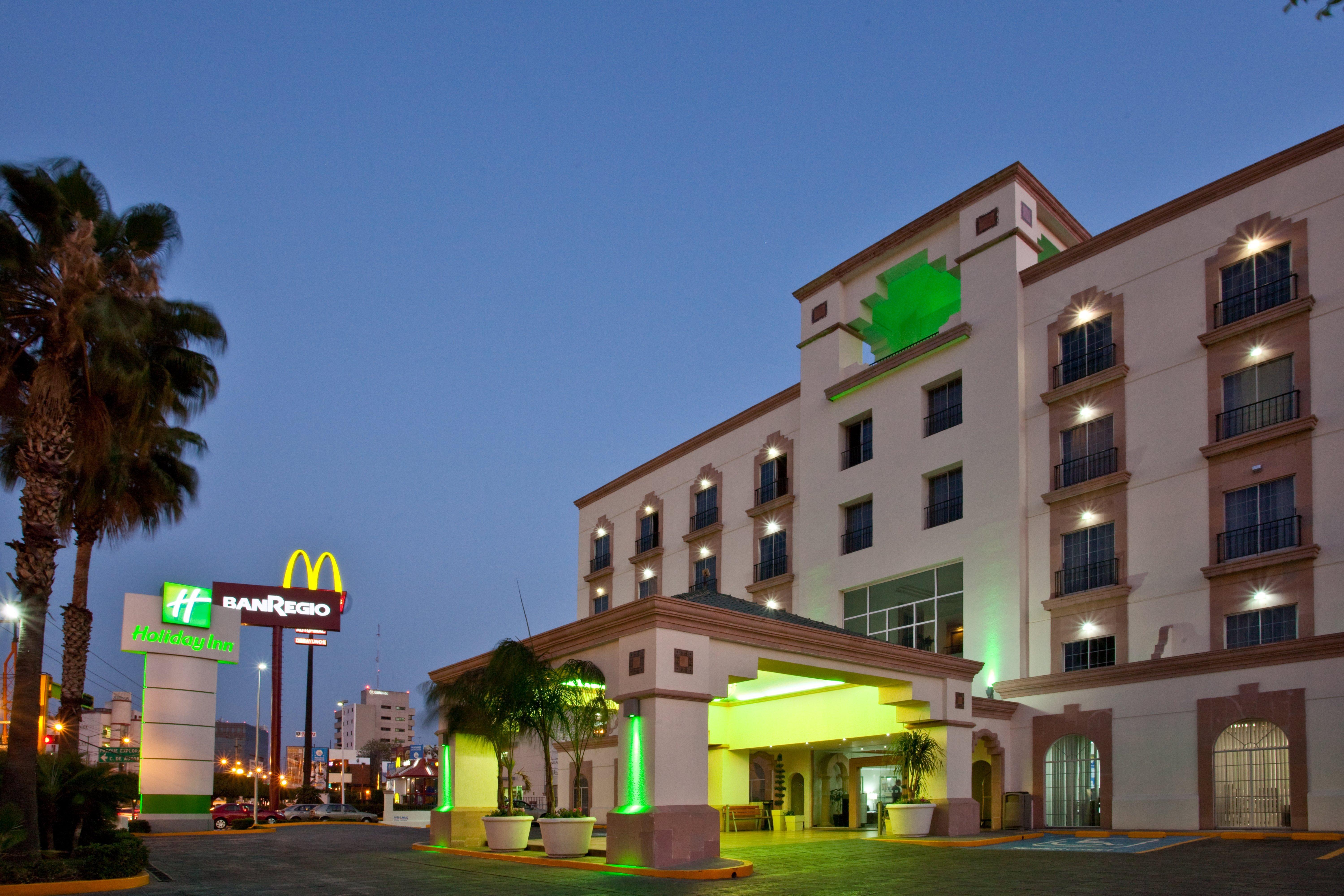 Holiday Inn Leon By Ihg Екстериор снимка
