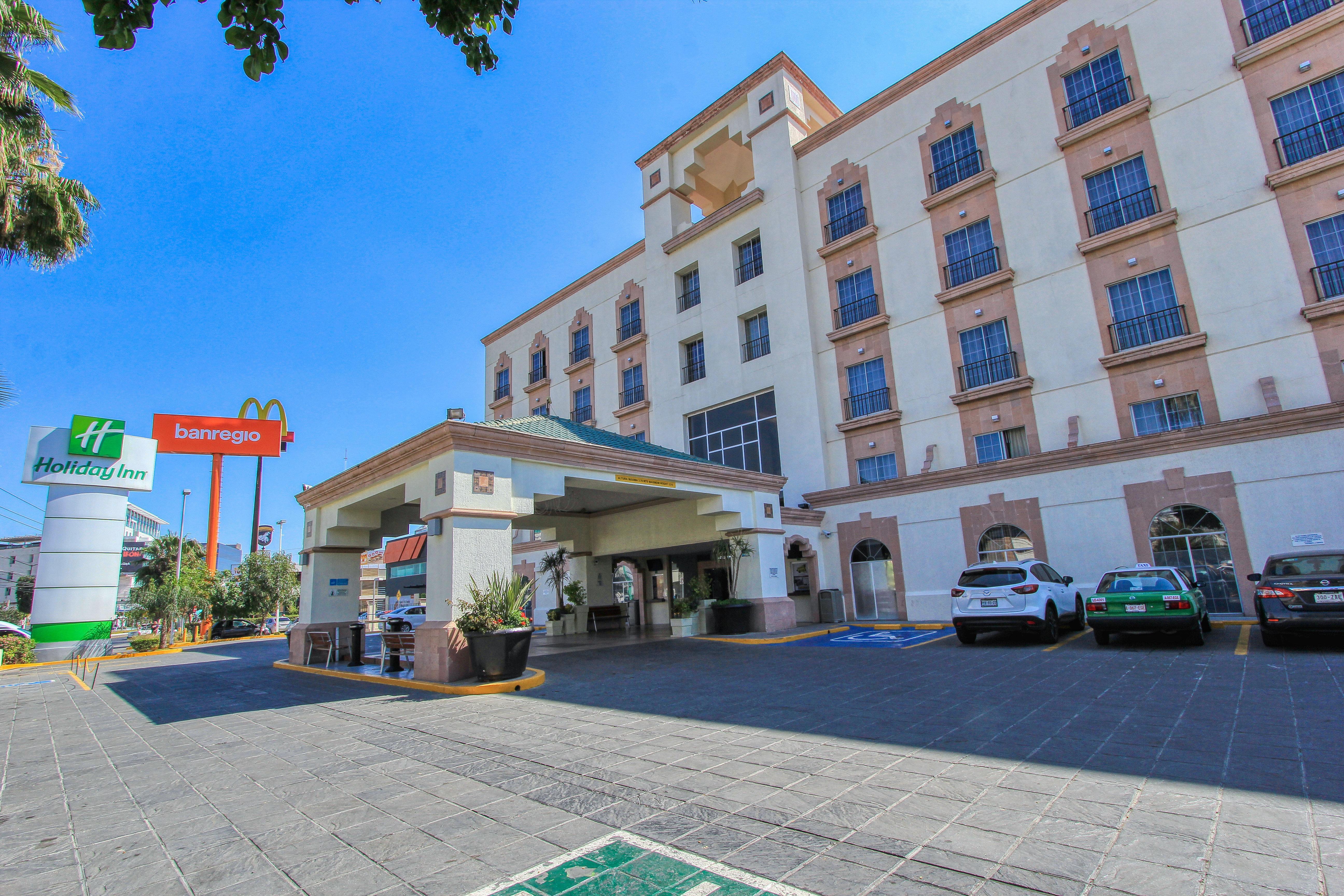 Holiday Inn Leon By Ihg Екстериор снимка