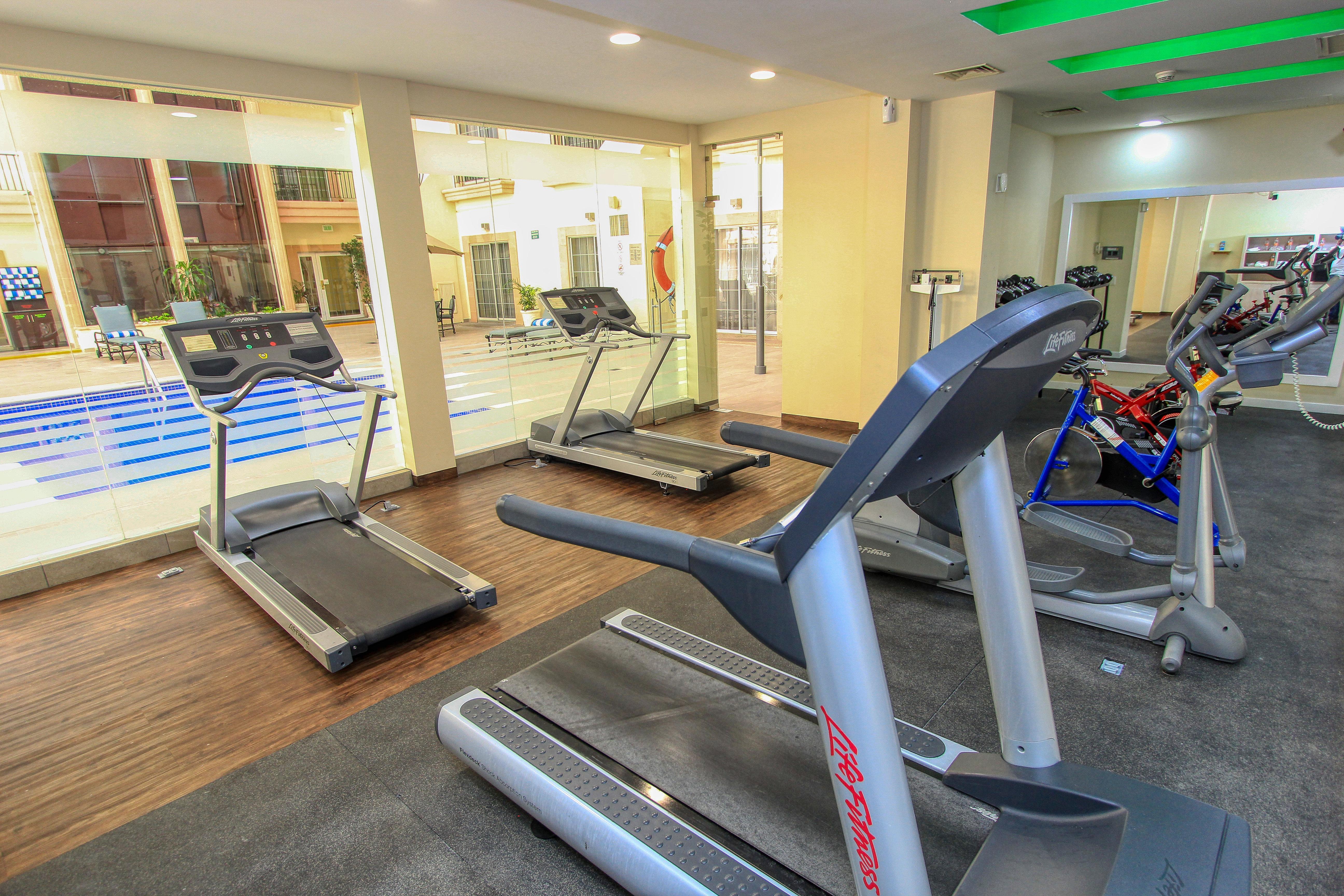 Holiday Inn Leon By Ihg Екстериор снимка