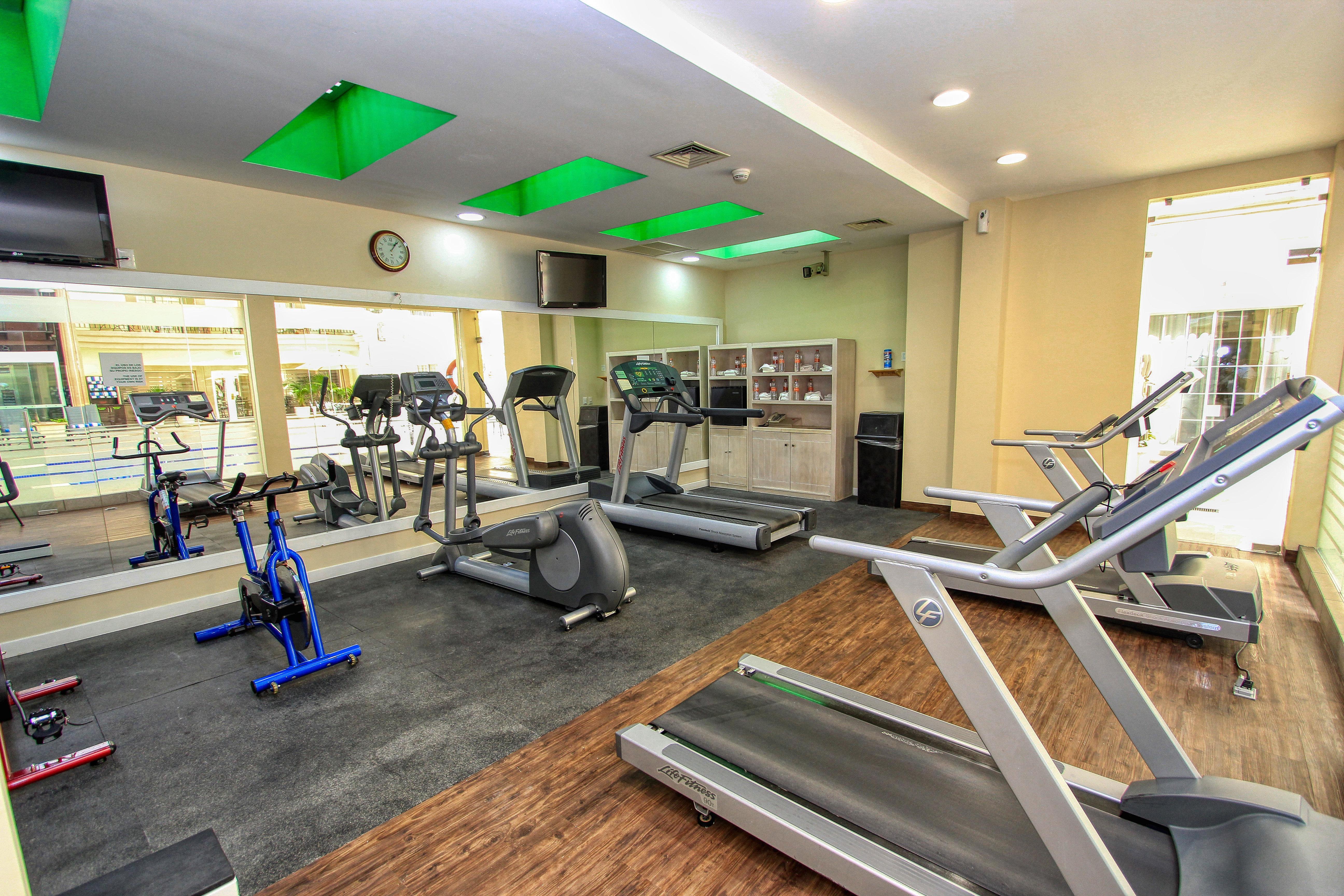 Holiday Inn Leon By Ihg Екстериор снимка