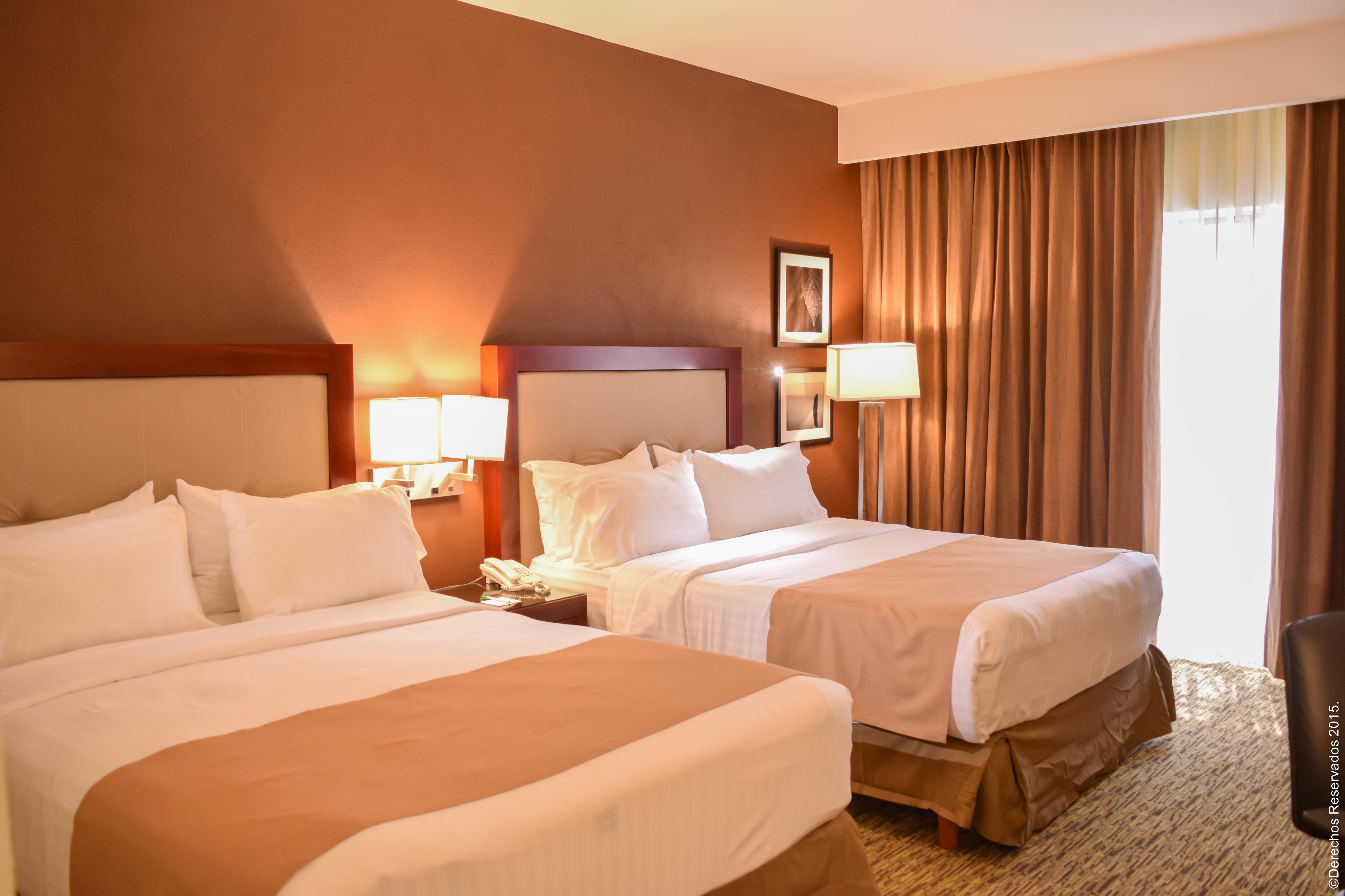 Holiday Inn Leon By Ihg Екстериор снимка