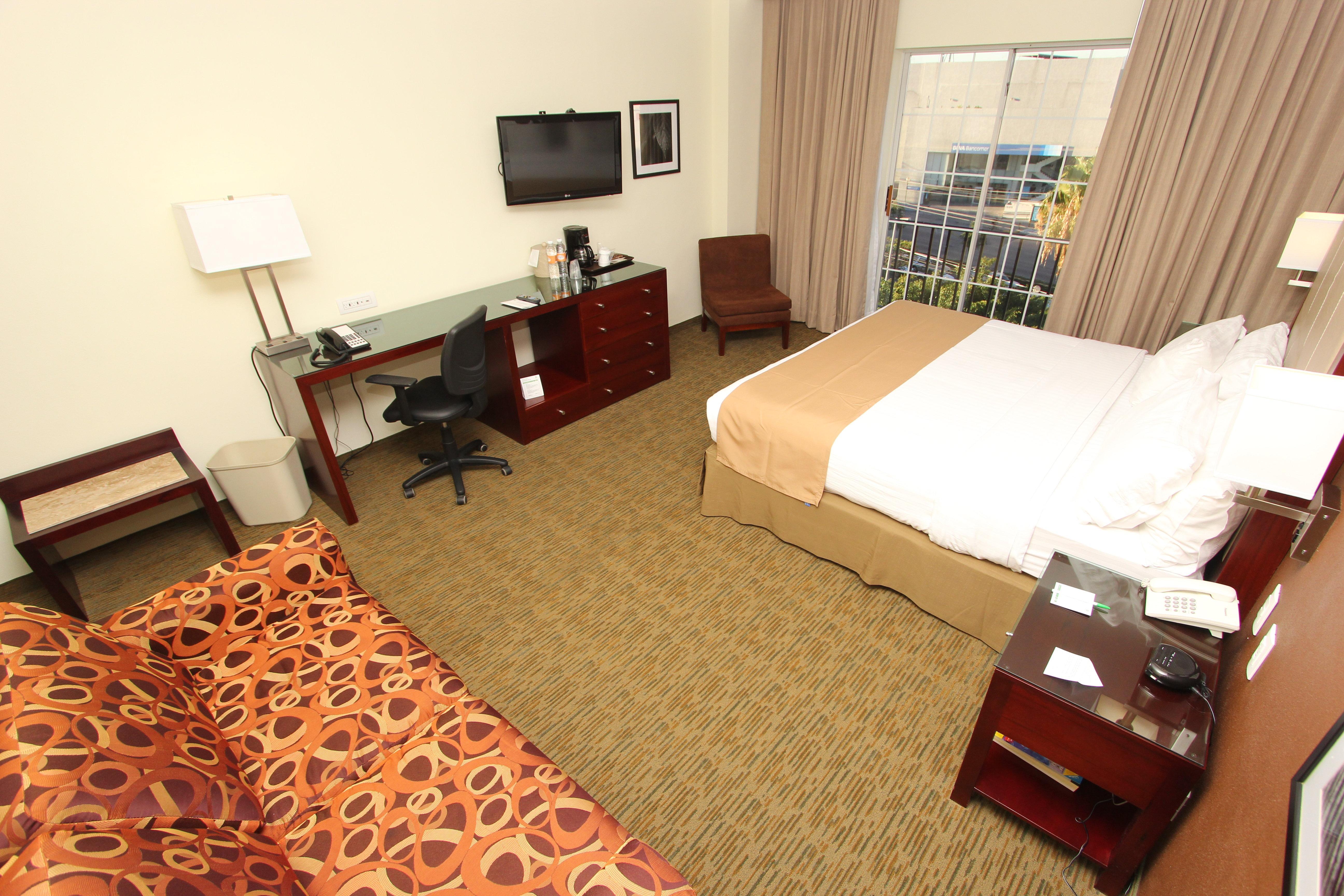 Holiday Inn Leon By Ihg Екстериор снимка