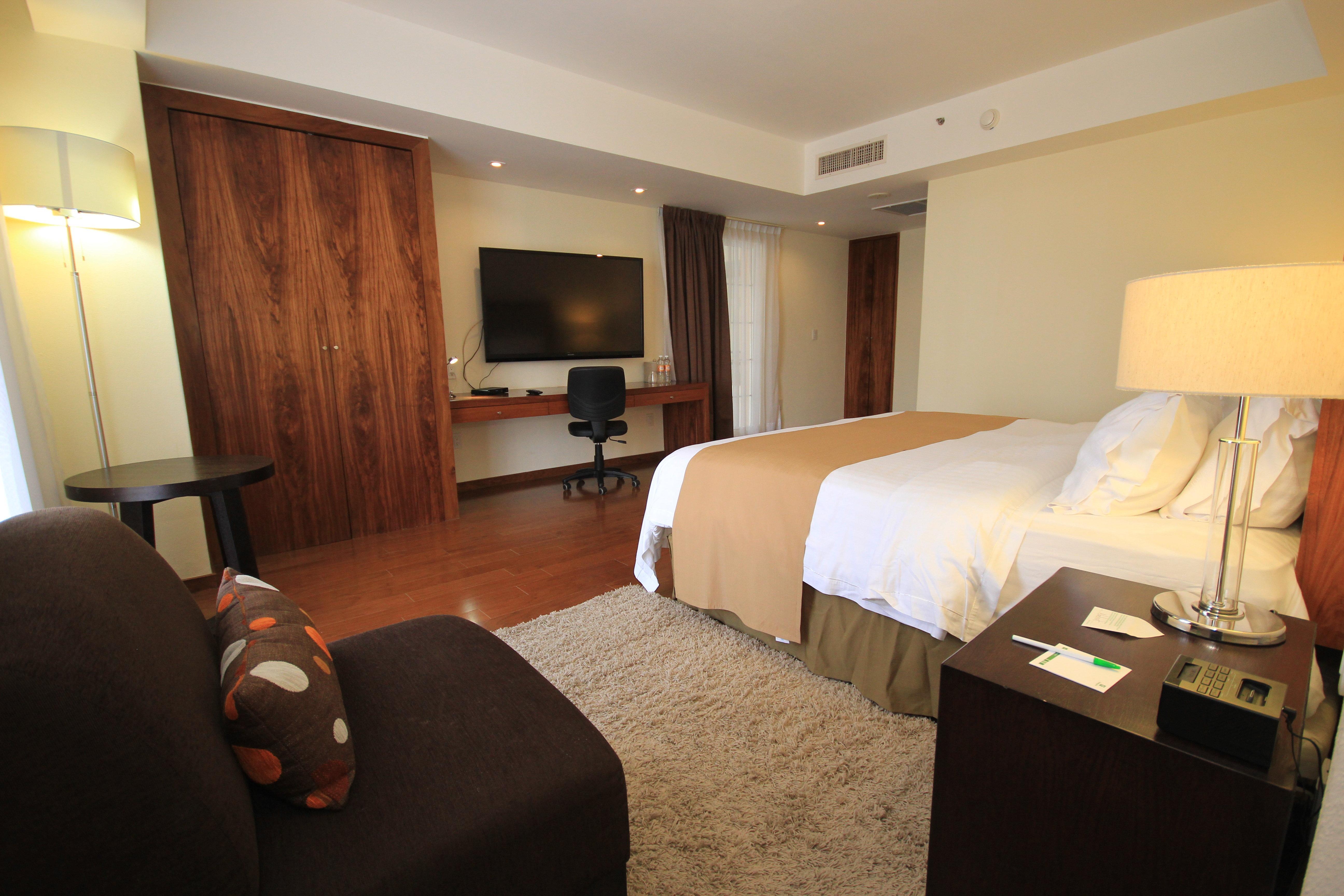 Holiday Inn Leon By Ihg Екстериор снимка